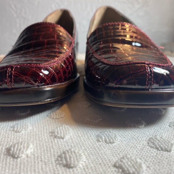Aerosoles Women's Final Exam Wedge
women's burgundy Crocodile Loafers - Picture 4 of 16